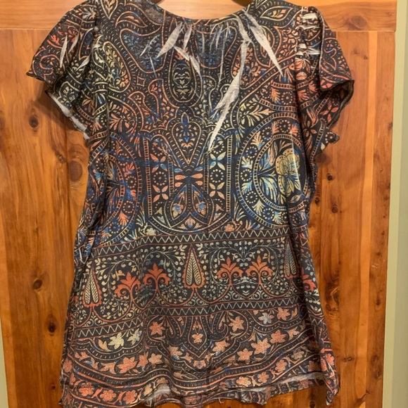 Live and Let Live Petite Top - Picture 2 of 7